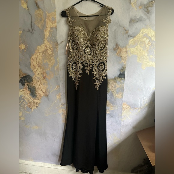 Fiesta Elegant Black and gold Dress size S - Picture 1 of 7